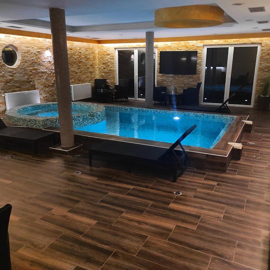V & V Villa Lalince Εξωτερικό φωτογραφία