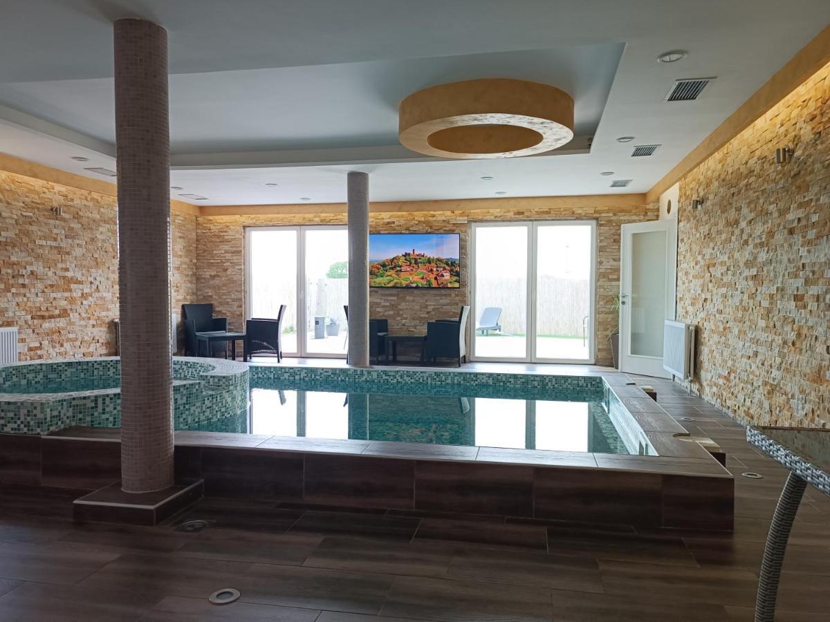 V & V Villa Lalince Εξωτερικό φωτογραφία